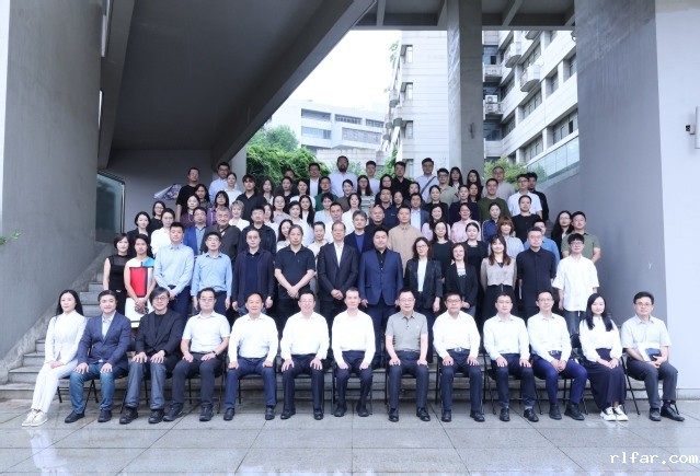 5.优米乐苹果app欧美同学会(优米乐苹果app留学人员联谊会)第二次会员大会顺利召开 合影.jpg